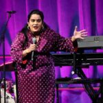 Nữ diễn viên hài gốc Ấn giải thích lý do Tổng thống Trump thu hút một bộ phận cộng đồng người Mỹ gốc Ấn 37 Nữ diễn viên hài gốc Ấn giải thích lý do Tổng thống Trump thu hút một bộ phận cộng đồng người Mỹ gốc Ấn