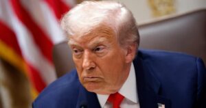 Mua sắm đầu năm: Tẩy tế bào chết môi 6 đô, hộp đựng thức ăn bằng kính và nhiều thứ khác