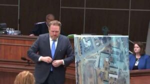 Tạm dừng phiên tòa cựu cảnh sát Uvalde vì bảo vệ học sinh