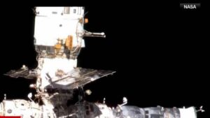 NASA Hoãn Chuyến Đi Bộ Ngoài Không Gian vì Vấn Đề Y Tế trên ISS 18 NASA Hoãn Chuyến Đi Bộ Ngoài Không Gian vì Vấn Đề Y Tế trên ISS