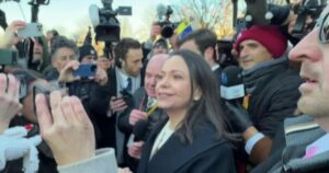 Bà Machado trao giải Nobel Hòa Bình cho Tổng Thống Donald Trump