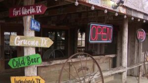 Thời tiết mùa đông khiến nhà hàng ở Dobbin vắng khách, chủ quán cho biết thiệt hại tăng nhanh