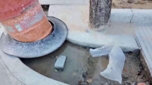 Cư dân Tứ Xã Houston vẫn mòn mỏi chờ đợi công trình vỉa hè dang dở