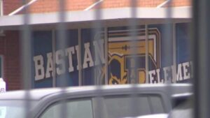 Mẹ Houston yêu cầu giải thích sau khi con 4 tuổi bị đưa nhầm xe lúc đón ở trường 33 Mẹ Houston yêu cầu giải thích sau khi con 4 tuổi bị đưa nhầm xe lúc đón ở trường