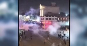 Lời kêu gọi giúp đỡ của người biểu tình Iran giữa xung đột leo thang