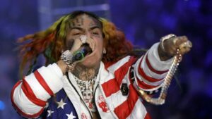 Rapper Tekashi 6ix9ine Tự Nộp Mình Vào Tù 3 Tháng