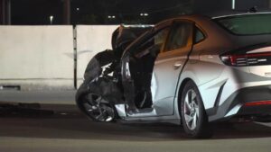 Hai lính cứu hỏa và một tài xế nhập viện sau tai nạn giao thông nghiêm trọng 32 Hai lính cứu hỏa và một tài xế nhập viện sau tai nạn giao thông nghiêm trọng