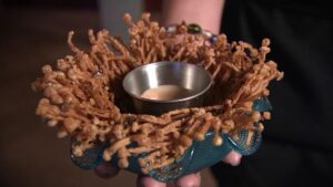 Nhà hàng ‘Manong’ tôn vinh tuổi thơ lai Philippines-Mỹ của đầu bếp