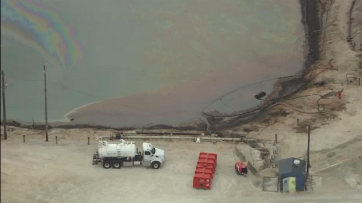 18357725 oil spill cleanup se houston img