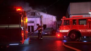 Cháy lớn tại cửa hàng lướt ván ở North Bay