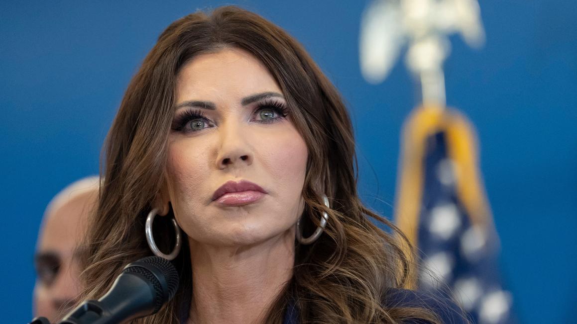 Chính quyền Tổng Thống Donald Trump chấm dứt quy chế tị nạn cho người Somalia 1 18396828 011326 cc ap noem img 1