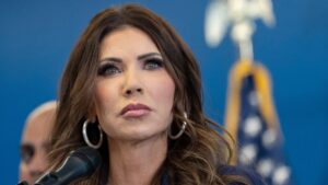 Chính quyền Tổng Thống Trump chấm dứt tình trạng bảo hộ cho người nhập cư Somalia 32 Chính quyền Tổng Thống Trump chấm dứt tình trạng bảo hộ cho người nhập cư Somalia