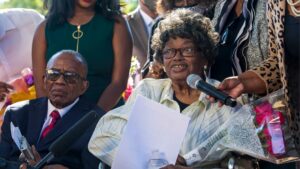 Bà Claudette Colvin, người từng từ chối nhường ghế trên xe buýt, qua đời ở tuổi 86