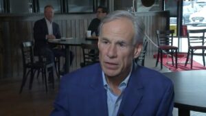Thống đốc Greg Abbott: ‘Cần phải làm gì đó’ về bầu cử