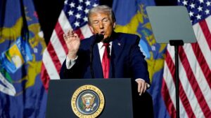 Tổng Thống Donald Trump đe dọa cắt viện trợ liên bang cho các ‘thành phố thánh địa’ và tiểu bang