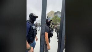 Bộ Tư Pháp Mỹ Yêu Cầu Tòa Án Tạm Ngưng Lệnh Cấm Đeo Khẩu Trang của California