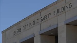 Cảnh sát thành phố League City sử dụng AI để 'tân trang' ảnh nhận diện tội phạm 33 Cảnh sát thành phố League City sử dụng AI để ‘tân trang’ ảnh nhận diện tội phạm