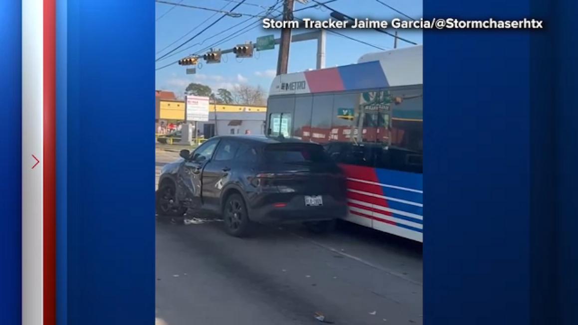 18417371 011626 ktrk tidwell metro crash img