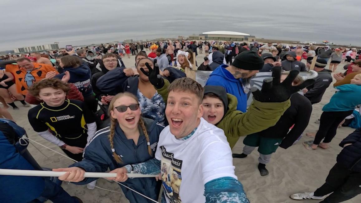 18423243 011726 wpvi WILDWOODPOLARPLUNGE thumbnail