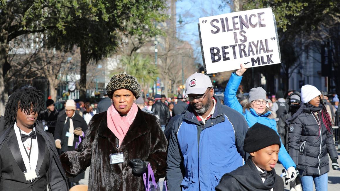 18432475 0119260kgo ap mlk marcher img 2