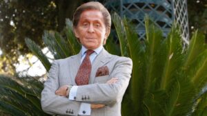 Nhà thiết kế thời trang Valentino Garavani qua đời ở tuổi 93