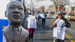 Cộng đồng West Philly diễu hành tưởng nhớ di sản của Martin Luther King Jr.