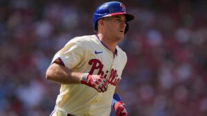 J.T. Realmuto và Philadelphia Phillies Ký Hợp Đồng 45 Triệu Đô La