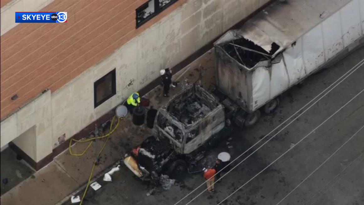 18438507 18 wheel fire burnt skyeye with bug img