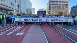 Hàng ngàn người phản đối phá thai tuần hành tại San Francisco 13 Hàng ngàn người phản đối phá thai tuần hành tại San Francisco