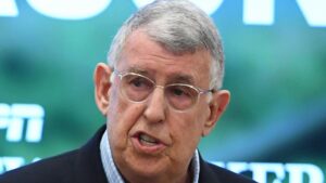 Nhà sản xuất truyền hình Geoffrey Mason, người từng làm phim về cuộc khủng hoảng con tin Munich 1972, qua đời ở tuổi 85 6 Nhà sản xuất truyền hình Geoffrey Mason, người từng làm phim về cuộc khủng hoảng con tin Munich 1972, qua đời ở tuổi 85