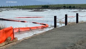 Đê ngang Palo Alto qua thử nghiệm, giảm ngập lụt trong cơn bão gần đây 19 Đê ngang Palo Alto qua thử nghiệm, giảm ngập lụt trong cơn bão gần đây