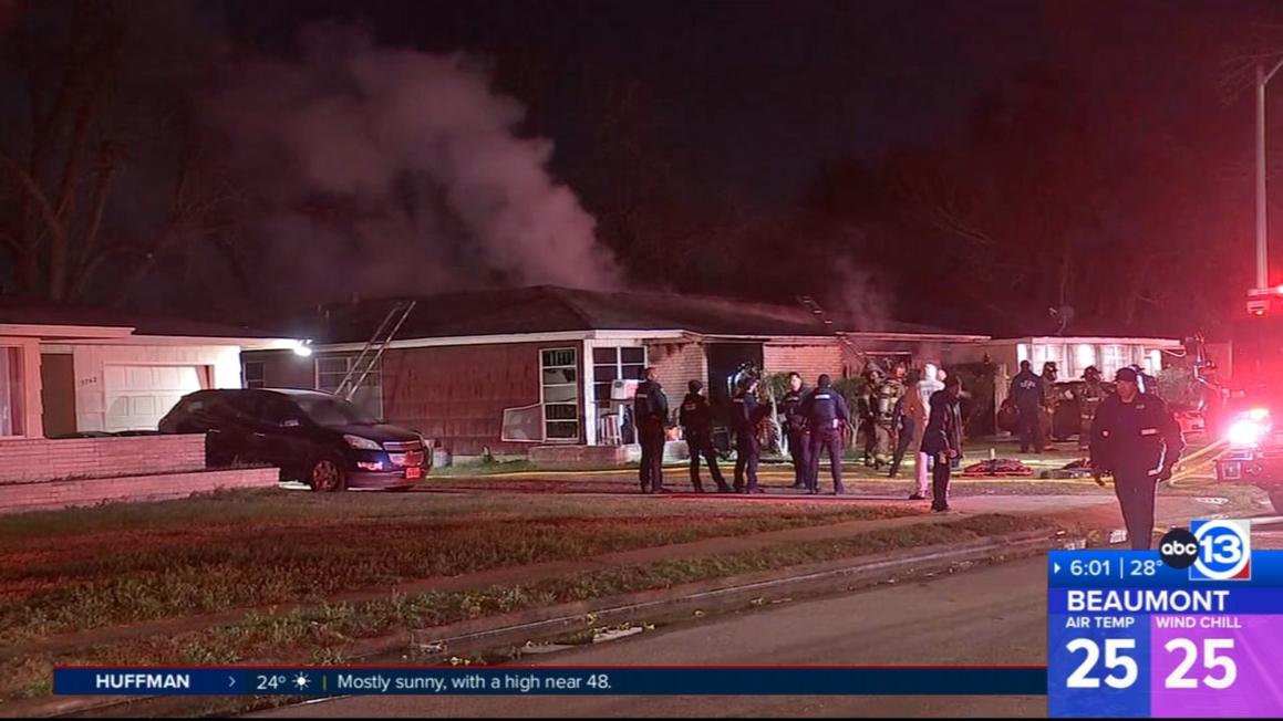 18485020 012725 ktrk hfd rescue man house fire se houston irios vid