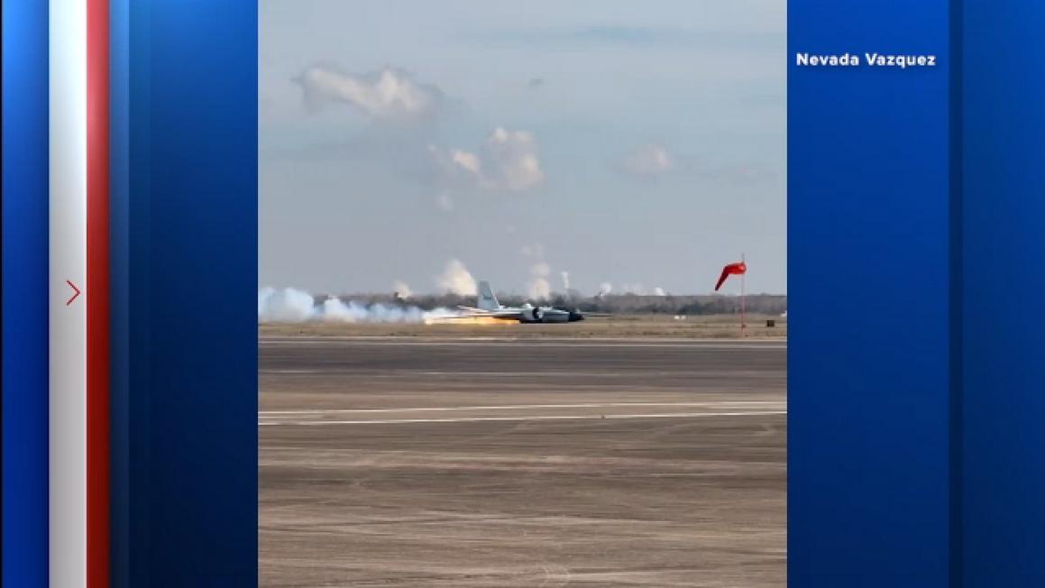NASA cho biết vấn đề cơ khí dẫn đến hạ cánh 'bánh xe lên' 1 18486166 nasa plane landing img 1