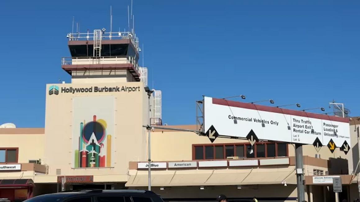 18487489 burbank airport