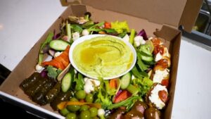 Món Fava Bean Hummus Mezze Plate tại Gloria Sports and Spirits, Warrington, PA