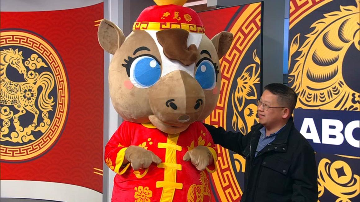 18500990 012926 kgo cny parade mascot img