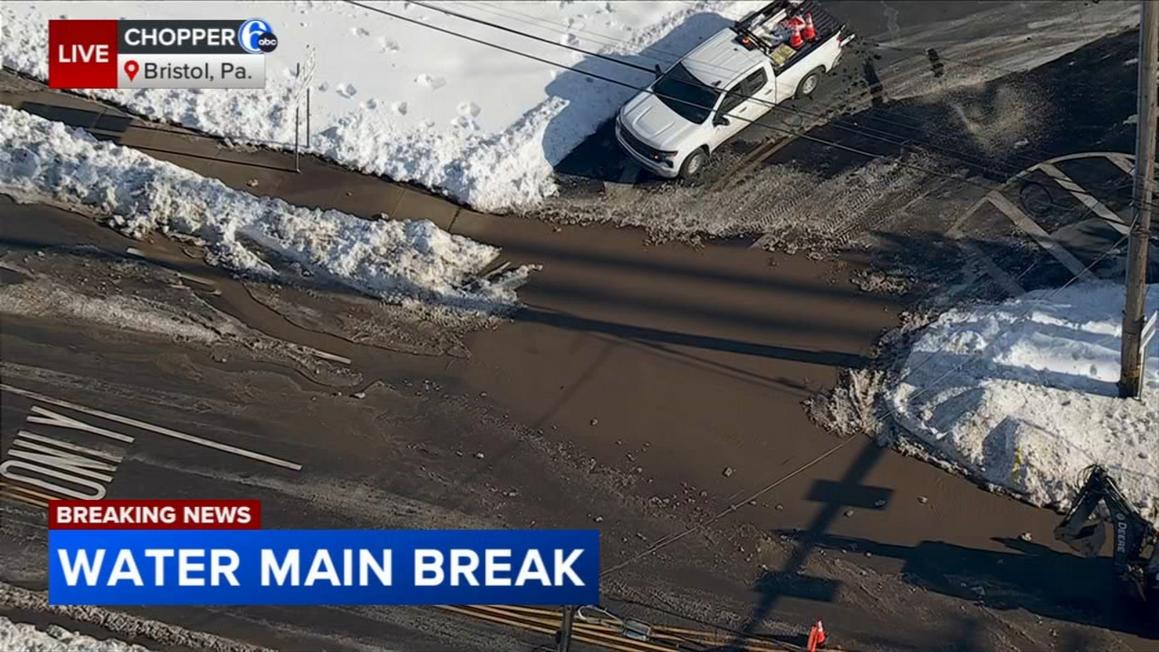 Hành Quả Vỡ Đường Ống Nước Tại Bristol, Pennsylvania 1 18501104 012926 wpvi bristol water main break 10am vid