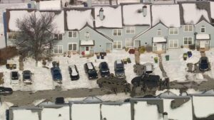 Sự hiện diện dày đặc của cảnh sát tại một khu dân cư ở Newark, Delaware 15 Sự hiện diện dày đặc của cảnh sát tại một khu dân cư ở Newark, Delaware