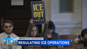 Hội đồng Thành phố Philadelphia Giới thiệu Luật ‘Ice Out’ để Hạn chế Hợp tác với ICE