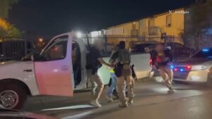 Nghiên cứu mới cho thấy quan điểm của người dân Texas về cách tiếp cận nhập cư của chính quyền Trump 2 Nghiên cứu mới cho thấy quan điểm của người dân Texas về cách tiếp cận nhập cư của chính quyền Trump