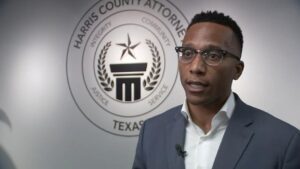 Christian Menefee Thắng Cử Đặc Khu 18