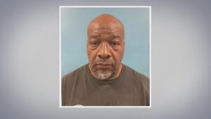 Tên tội phạm tình dục bị bắt vì hành vi khiếm nhã 32 Tên tội phạm tình dục bị bắt vì hành vi khiếm nhã