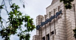 Thẩm phán ngăn FBI xem xét thiết bị của phóng viên Washington Post