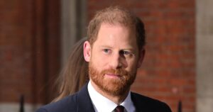 Hoàng tử Harry ra tòa lần cuối với báo lá cải Anh