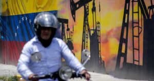 Tổng Thống Donald Trump dự định khai thác dầu mỏ Venezuela 22 Tổng Thống Donald Trump dự định khai thác dầu mỏ Venezuela