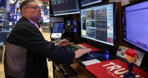 Cổ phiếu năng lượng tăng vọt nhờ hy vọng Tổng Thống Donald Trump khai thác dầu mỏ Venezuela