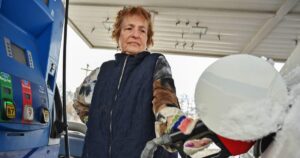 Giá xăng trung bình trên toàn quốc dự kiến dưới 3 đô la Mỹ/gallon trong năm nay 19 Giá xăng trung bình trên toàn quốc dự kiến dưới 3 đô la Mỹ/gallon trong năm nay