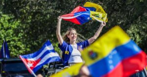 Người Venezuela tại Mỹ lo sợ về tương lai sau khi Maduro bị bắt 32 Người Venezuela tại Mỹ lo sợ về tương lai sau khi Maduro bị bắt