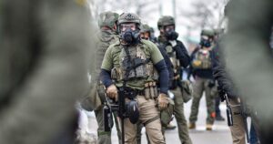 Tổng Thống Donald Trump tuyên bố áp thuế 25% lên các nước làm ăn với Iran 2 Tổng Thống Donald Trump tuyên bố áp thuế 25% lên các nước làm ăn với Iran