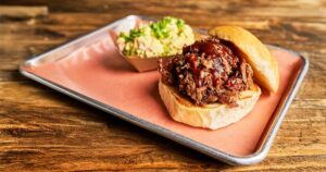 American Airlines sắp phục vụ BBQ Texas trên một số chuyến bay